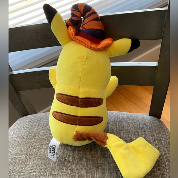 Pokémon Halloween Pikachu plush - Witch hat - Picture 3 of 5